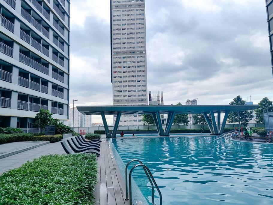 1br Unit Condotel W Balcony Fame Residences -fm38 * Manila